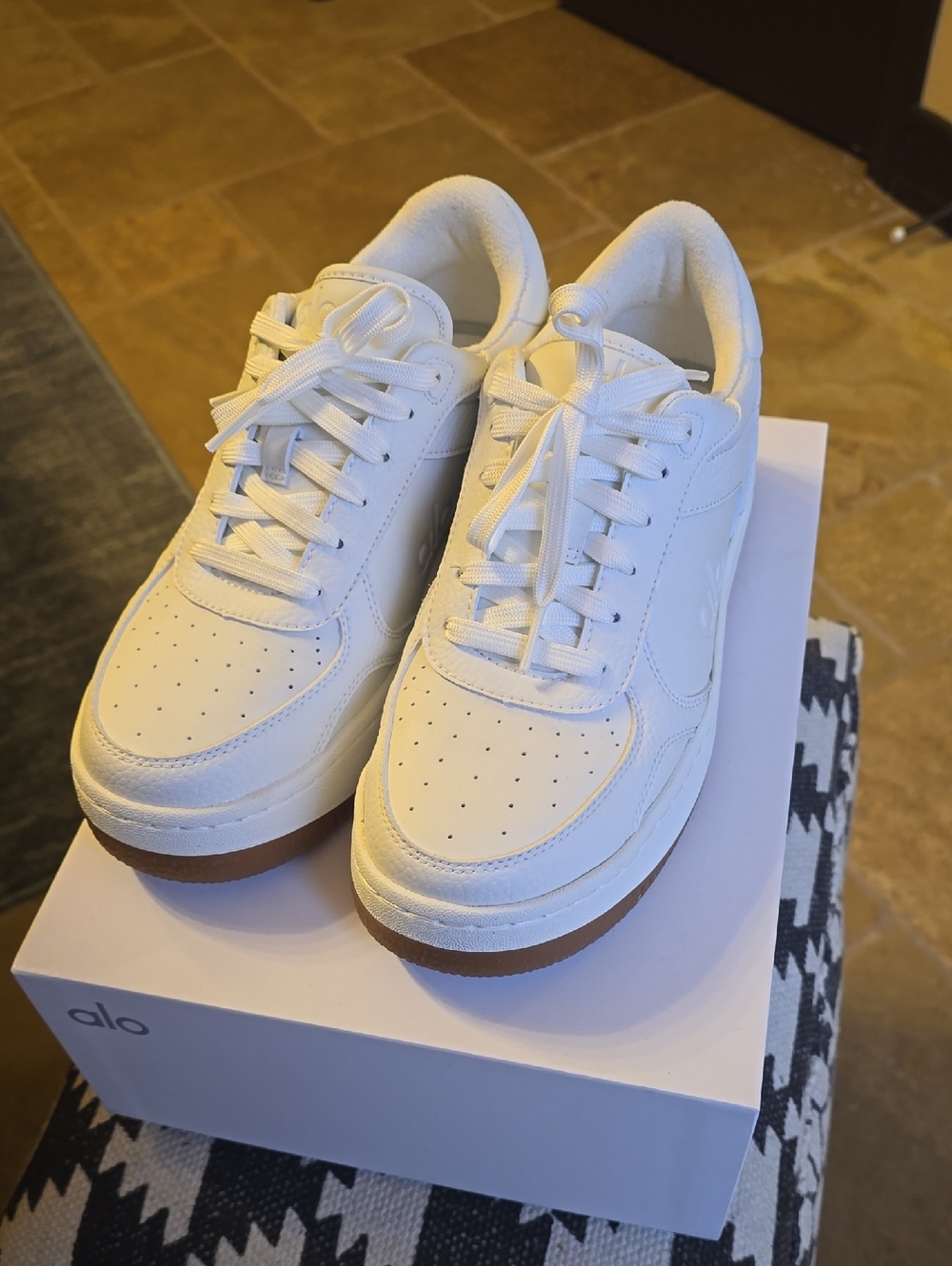 ALO Yoga Woman 7.5 White Sneakers with Gum Sole